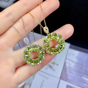 s925银镶天然橄榄石吊坠 主石尺寸4*6MM特惠精致吊坠 送项链