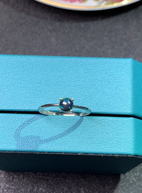 小巧精致黑欧泊戒指925银镀白金天然黑欧珀石戒指5*5MM四爪戒指