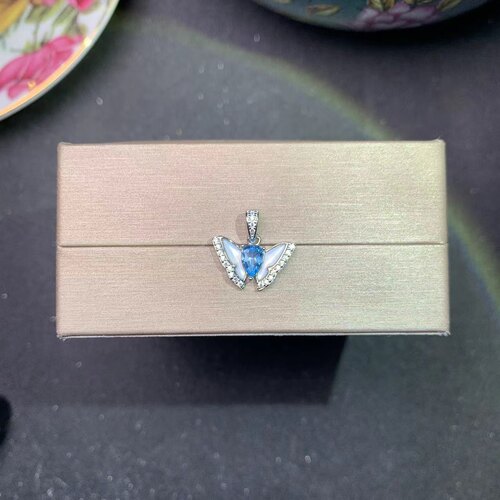 新款天然瑞士蓝托帕石吊坠 925银镀金 石4*6MM蝴蝶吊坠