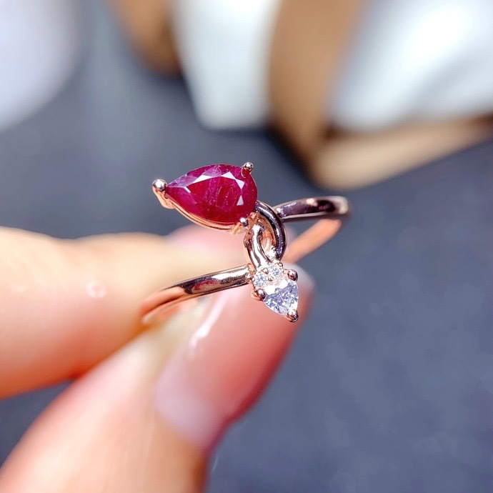 爆款天然鸽血红宝石戒指 主石4*6mm特惠 精工925银镶嵌开口戒指