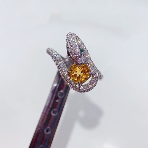 新款天然黄水晶戒指925银镀金镶嵌时尚戒指主石6*6MM小众蛇戒