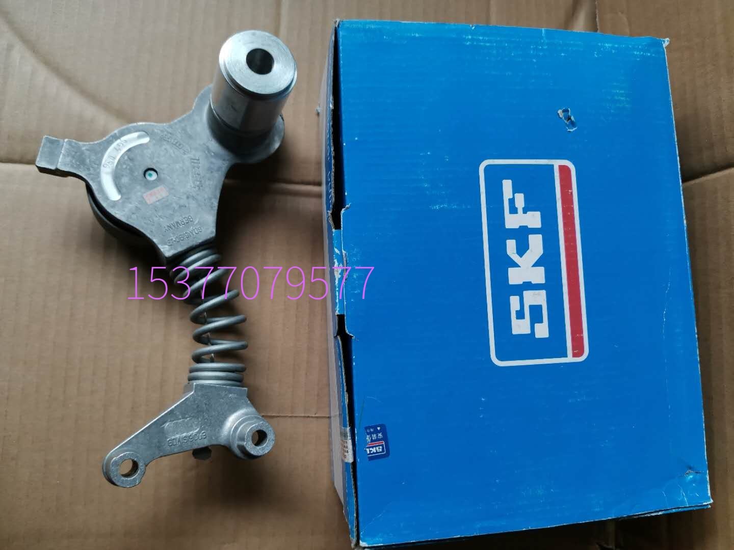 奥迪A8D3 A6LC63.0发电机空调皮带张紧器轮