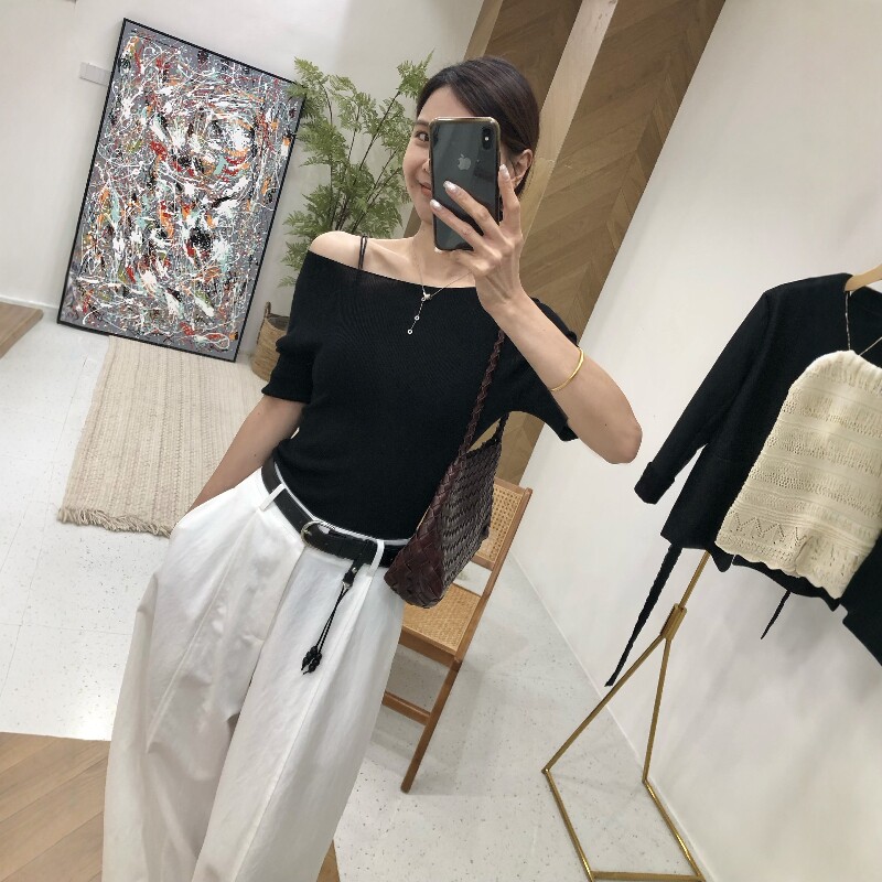 法式漏肩一字领天丝针织衫短袖女春季薄款黑色修身显瘦五分袖上衣