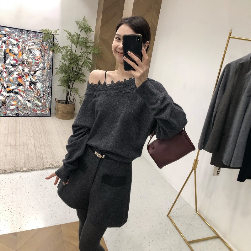 温柔风蕾丝钩花露肩斜领100%绵羊毛长袖针织女洋气百搭显瘦毛衣潮