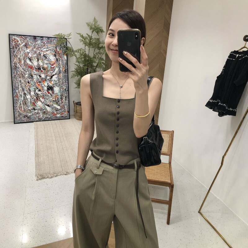 2026春秋新款坎肩单排扣毛衣开衫女气质显瘦软糯内搭针织马甲背心