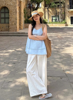 夏日松弛感穿搭一整套女法式度假风蓝色吊带背心亚麻阔腿裤小套装