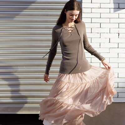 纯欲感绑带v领羊毛针织衫