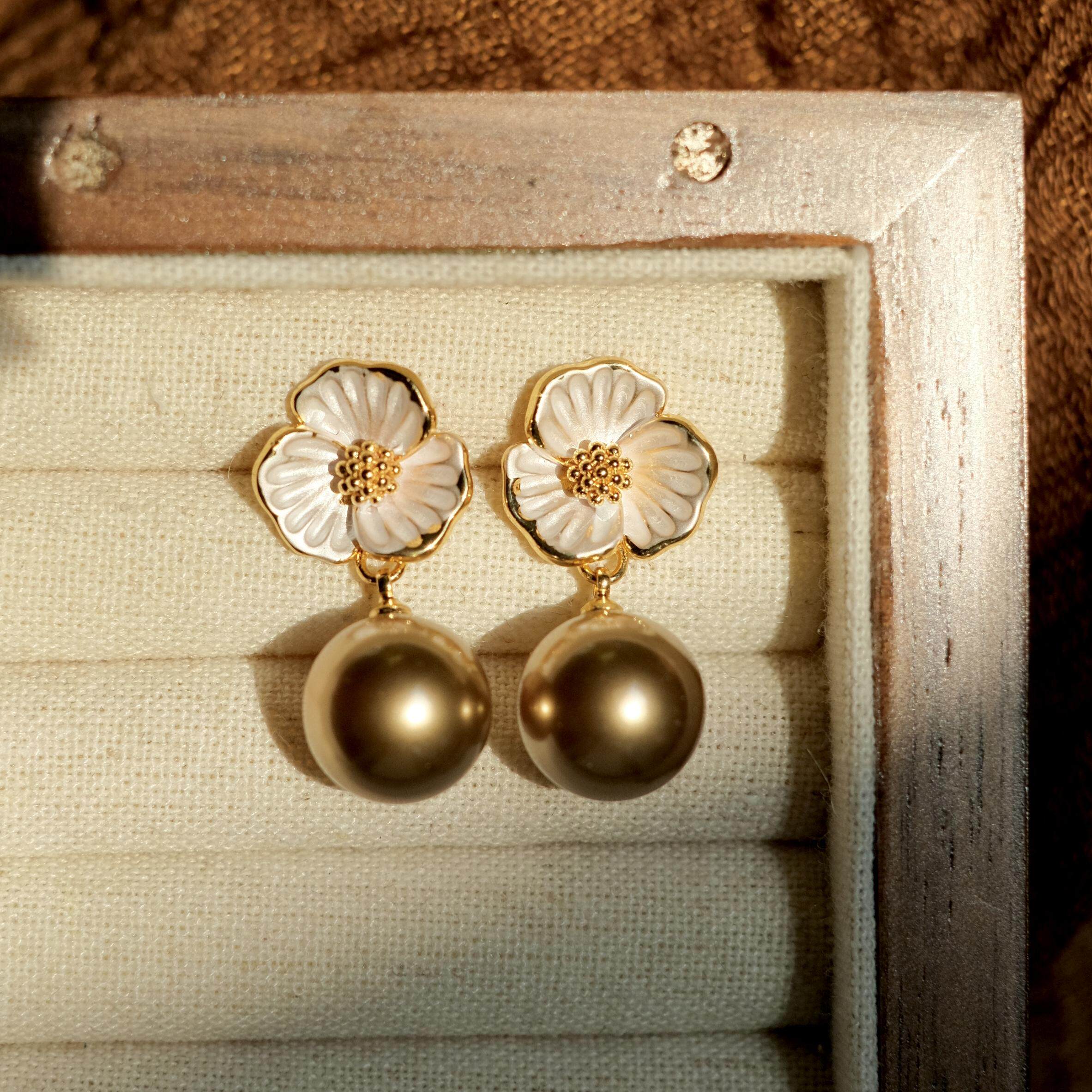 《枯山木兰》原创秋冬小众设计气质花朵金棕施家珍珠耳环耳坠耳饰