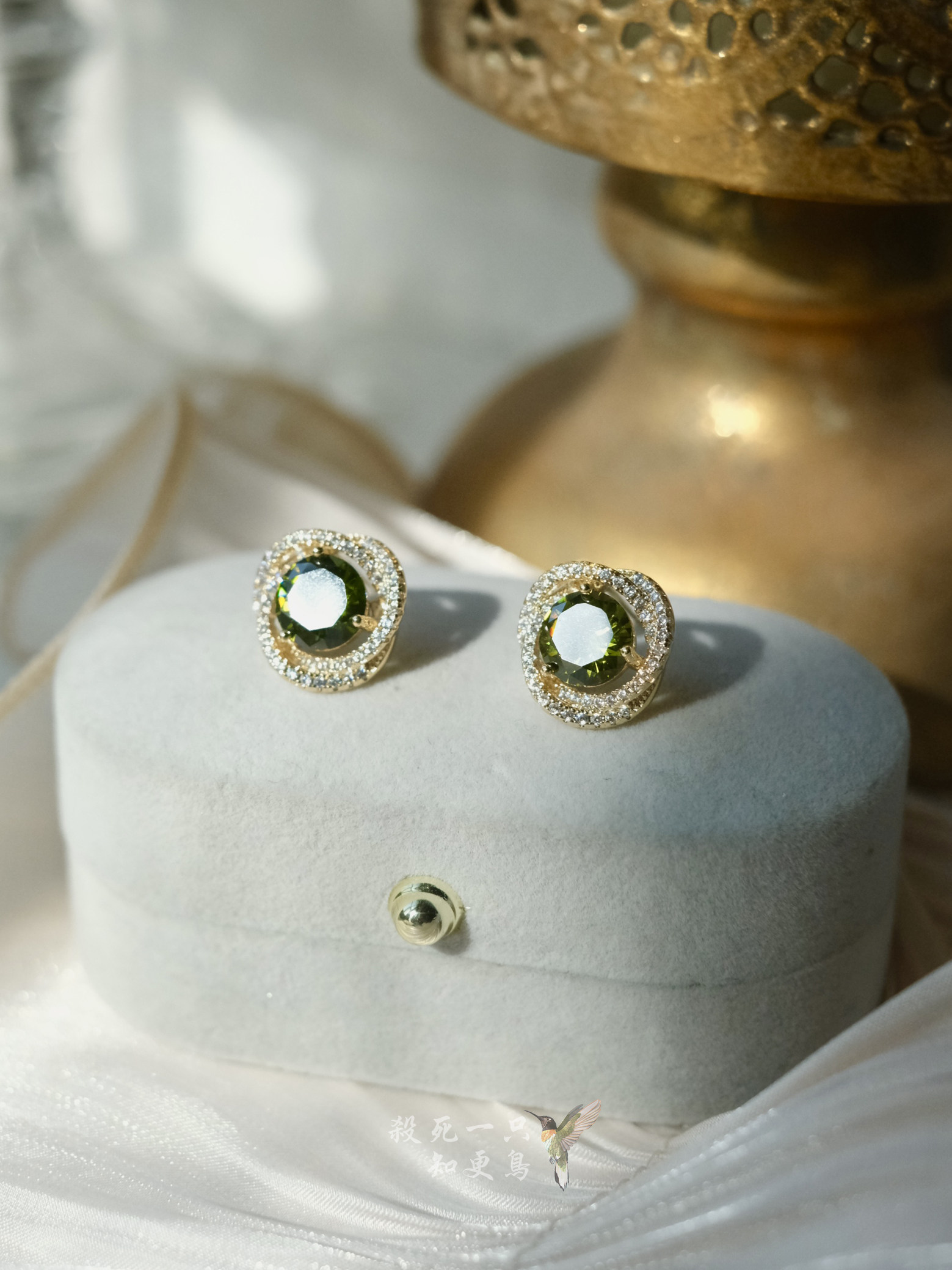 知更鸟｜碧绿眼眸 法式复古港风优雅高级感橄榄绿锆石耳钉耳夹女