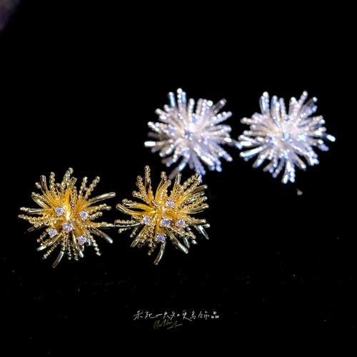 知更鸟爆闪法式金银立体花束耳钉