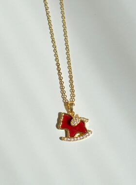 《小红马》马年新年本命年简约红色可爱镶钻摇摇马吊坠项链锁骨链
