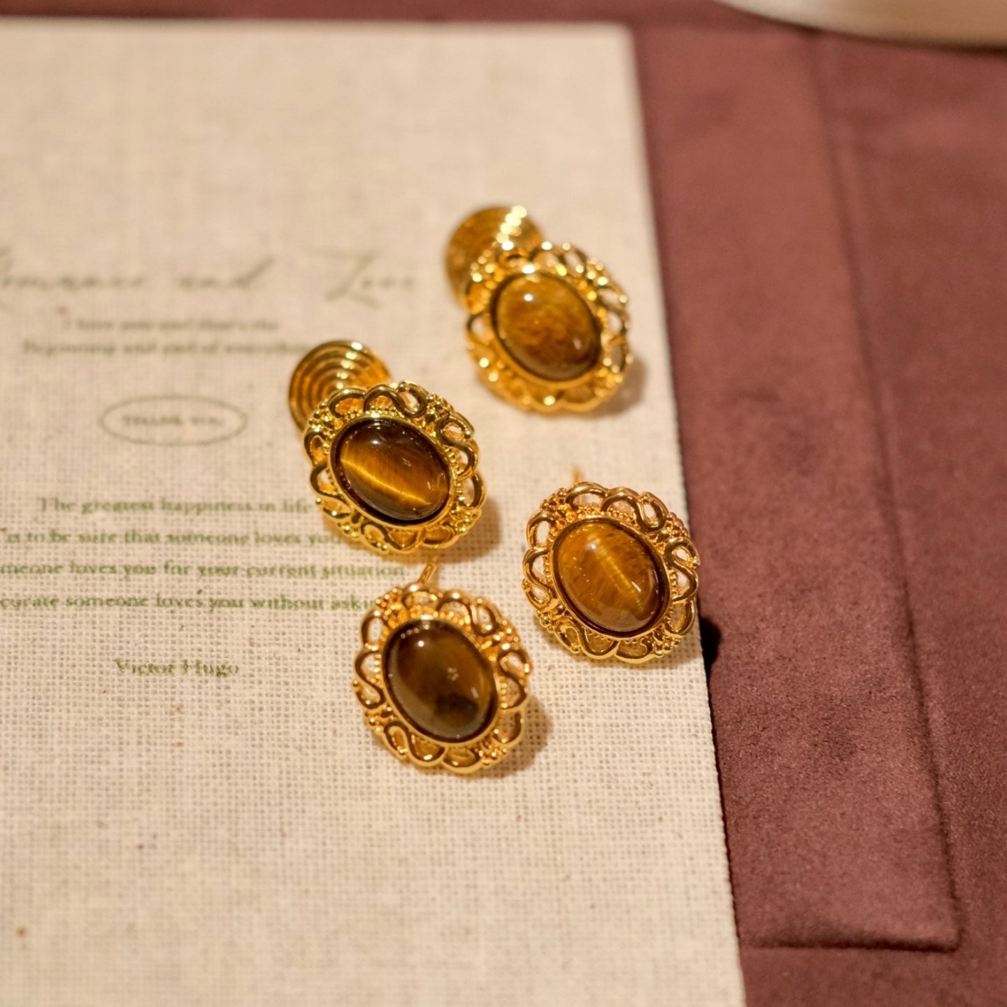 《榛子可可》秋冬美拉德复古精致宫廷风虎眼石浮雕耳钉耳夹耳饰女