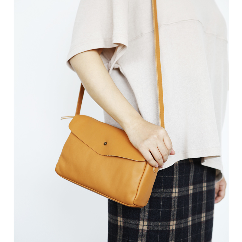 复古斜挎包布谷简洁百搭翻盖
