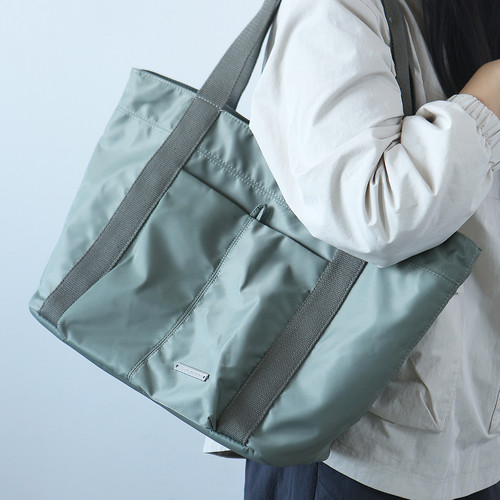 尼龙布大容量出差旅行单肩包