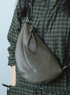 布谷森林女式牛角包真皮马鞍包小众设计水壶包牛皮单肩斜挎包B559