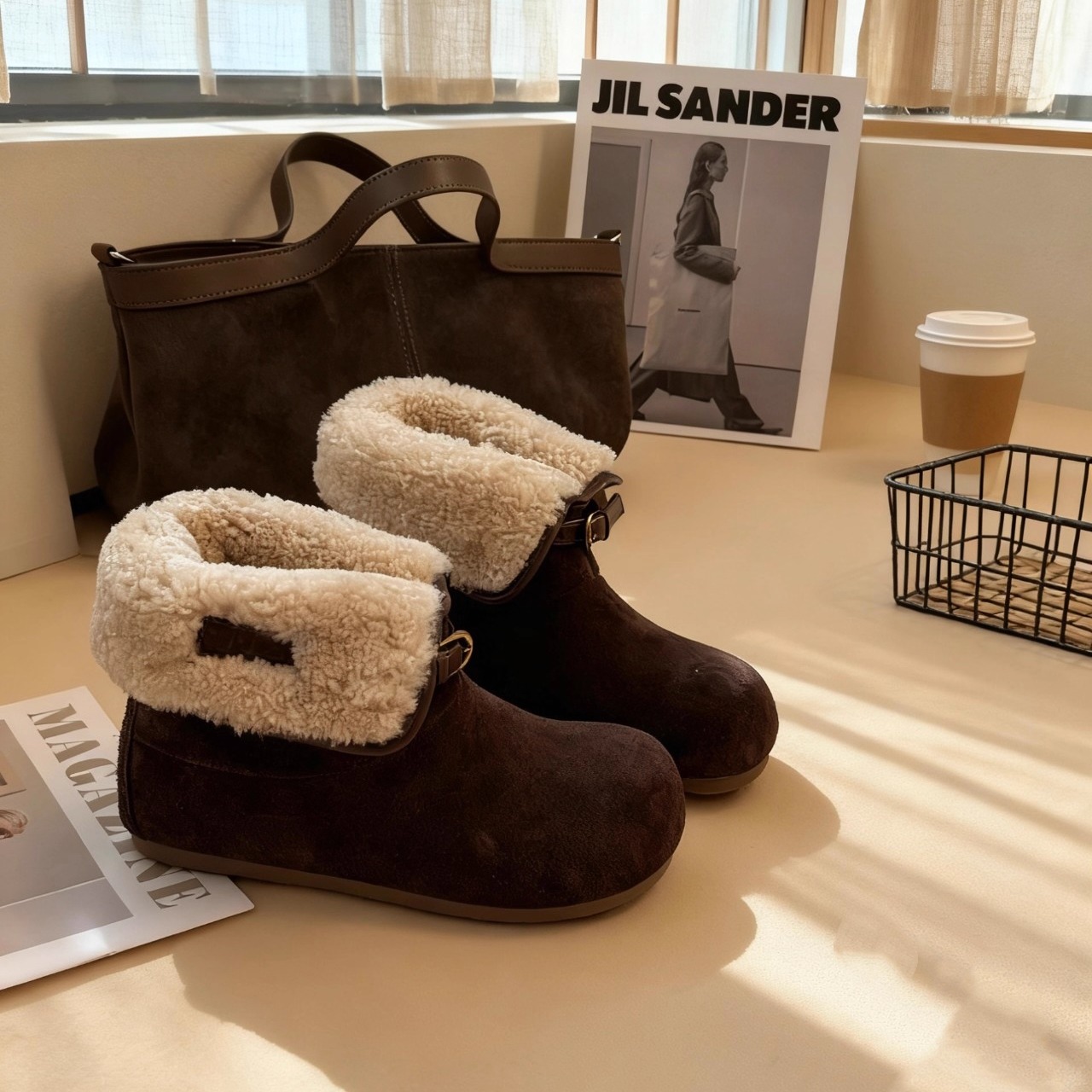 艾模儿卡其色咖色两穿雪地勃肯靴2025秋冬女鞋时尚百搭舒适韩版