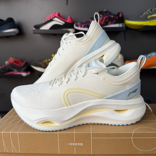 李宁惊鸿跑步鞋女子2025春季新款轻便反光缓震保护跑鞋ARHV002