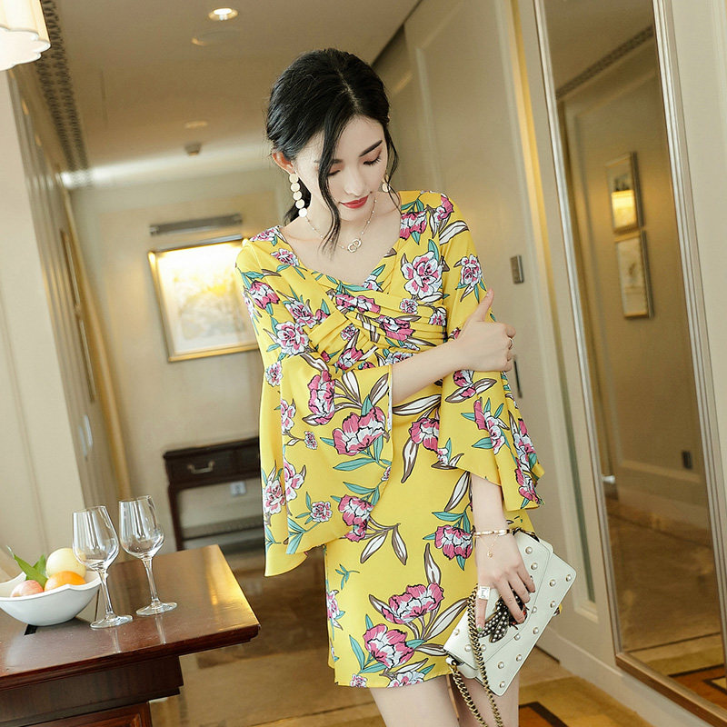 千细change she2020春装新款碎花连衣裙雪纺显瘦短裙喇叭袖A字裙