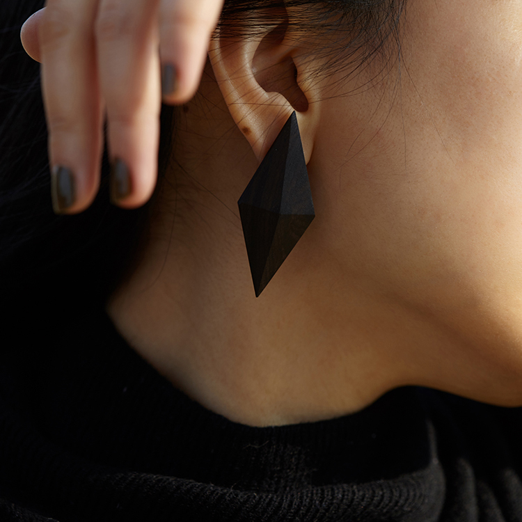 村下田言黑檀木夸张女切面大耳钉