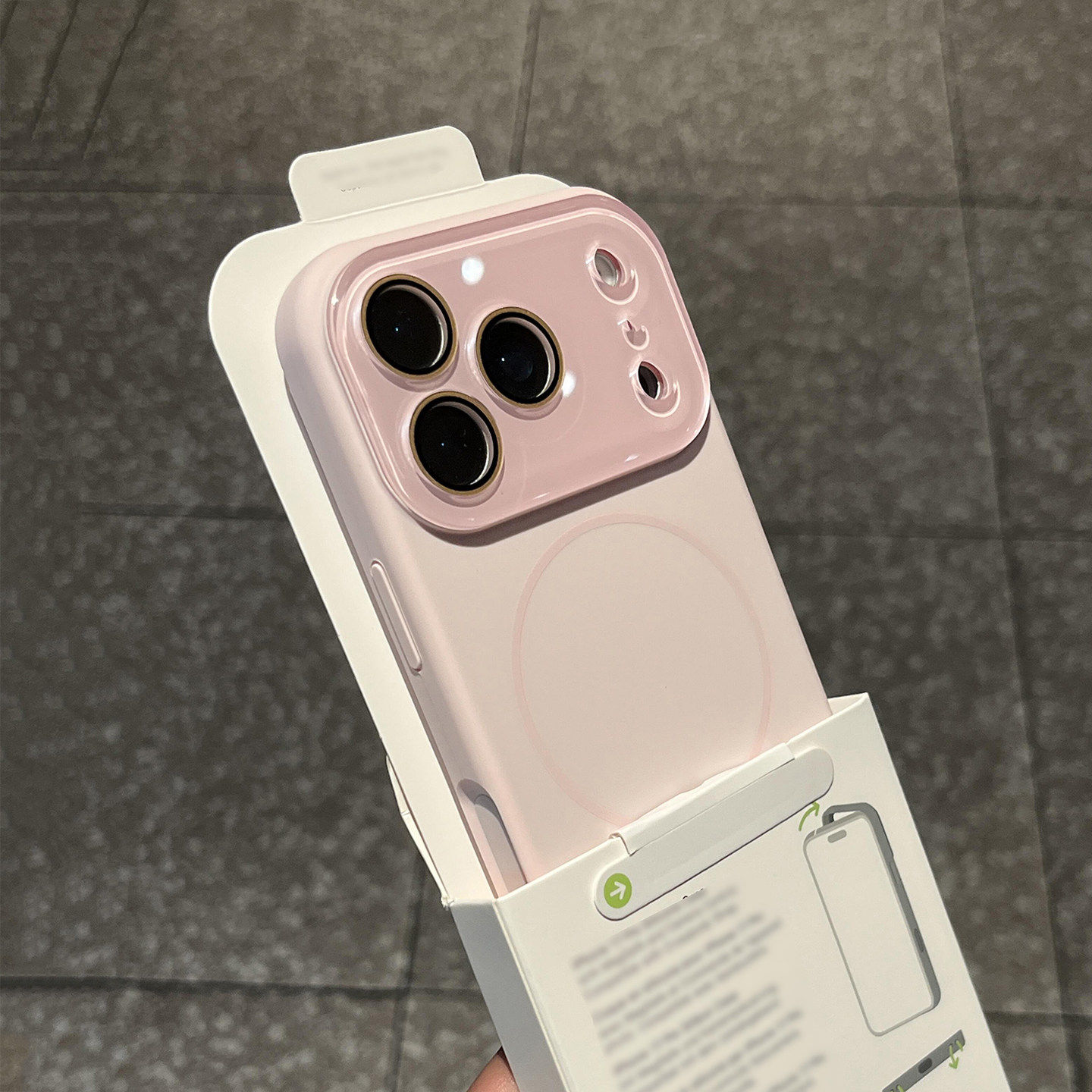 必冲~小红书爆款超火灰粉白细磁吸真液态硅胶不会发黄适用苹果17Promax手机壳水晶全包镜头16/15软糯14/13+女