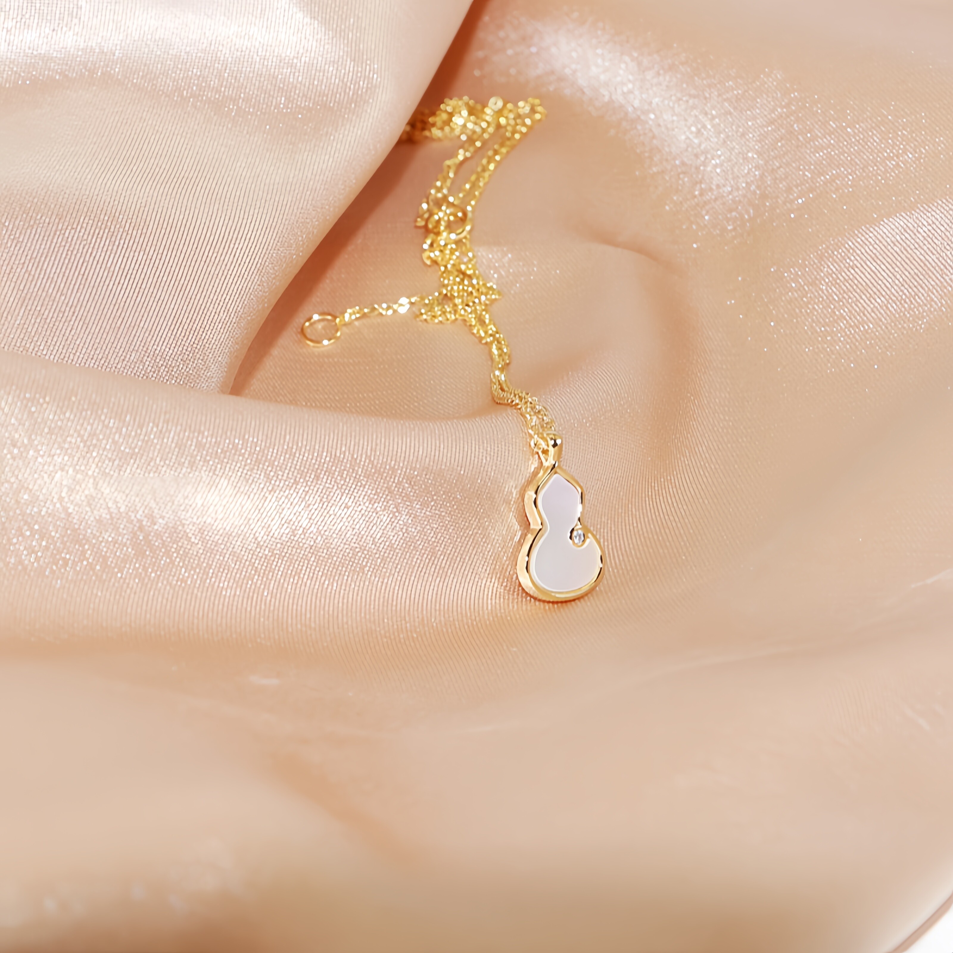 one blink 白贝母贝壳葫芦小众时尚个性设计感长款项链潮