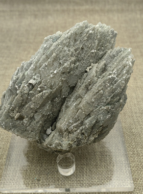 L122天然绿色方解石羽毛状矿物晶体矿标原石观赏石摆件calcite