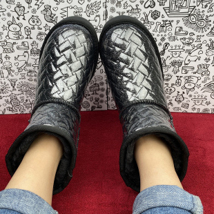 2025年冬季 隐形7CM内增高pvc防水刺绣菱格纹真皮厚底雪地女靴 新款