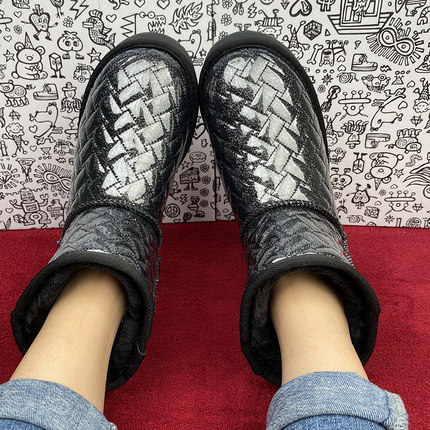 2025年冬季新款隐形7CM内增高pvc防水刺绣菱格纹真皮厚底雪地女靴