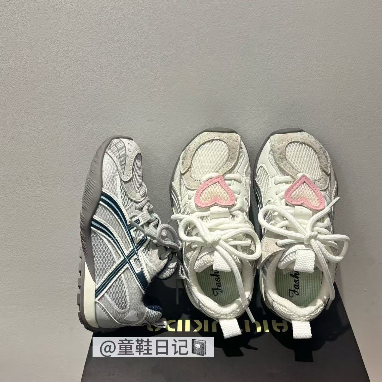 儿童运动鞋网面2026秋新款女童德训鞋爱心透气百搭男童休闲鞋软底