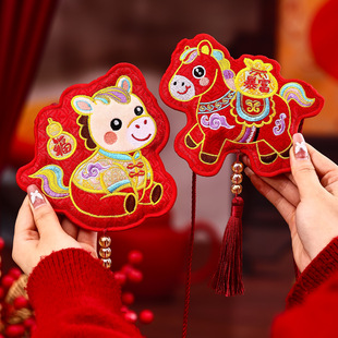 2026新年儿童红包斜挎包包马年利是封过年男女送小孩礼物压岁钱袋