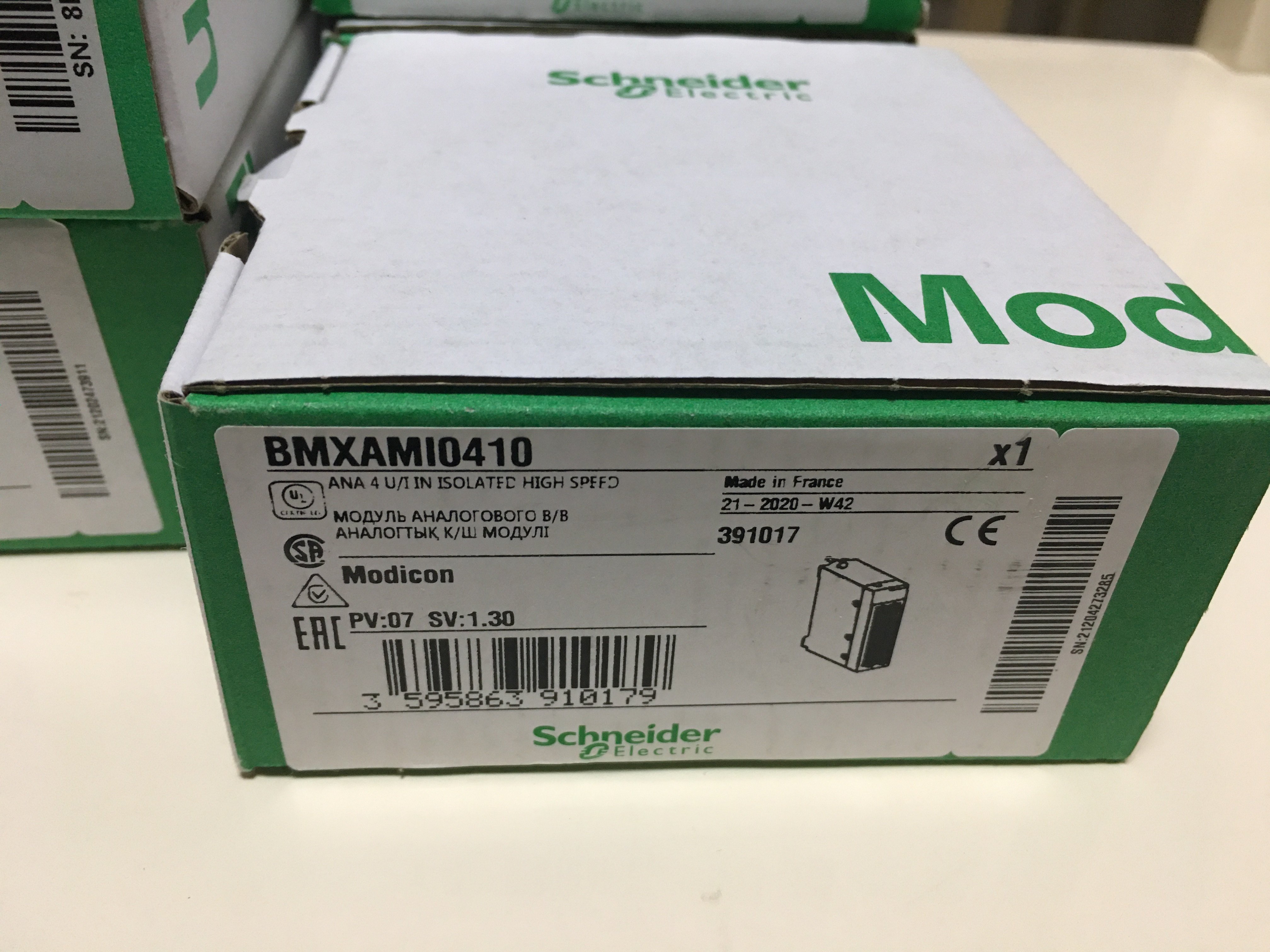 施耐德隔离模拟量输入模块BMXAMI0410全新现货