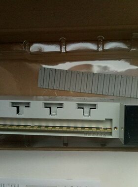 Schneider输入模块140AII33010全新现货