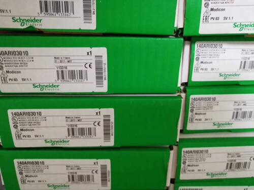 Schneider现货模块140DRA84000C 140DAO84210质保一年