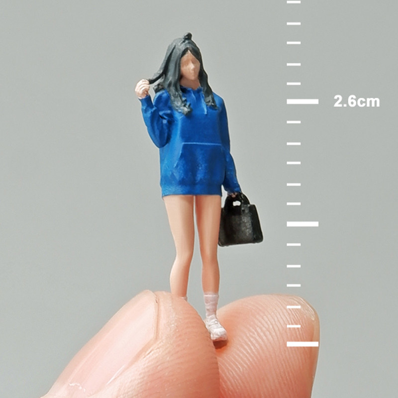 蓝衣弄头发女孩164微缩场景
