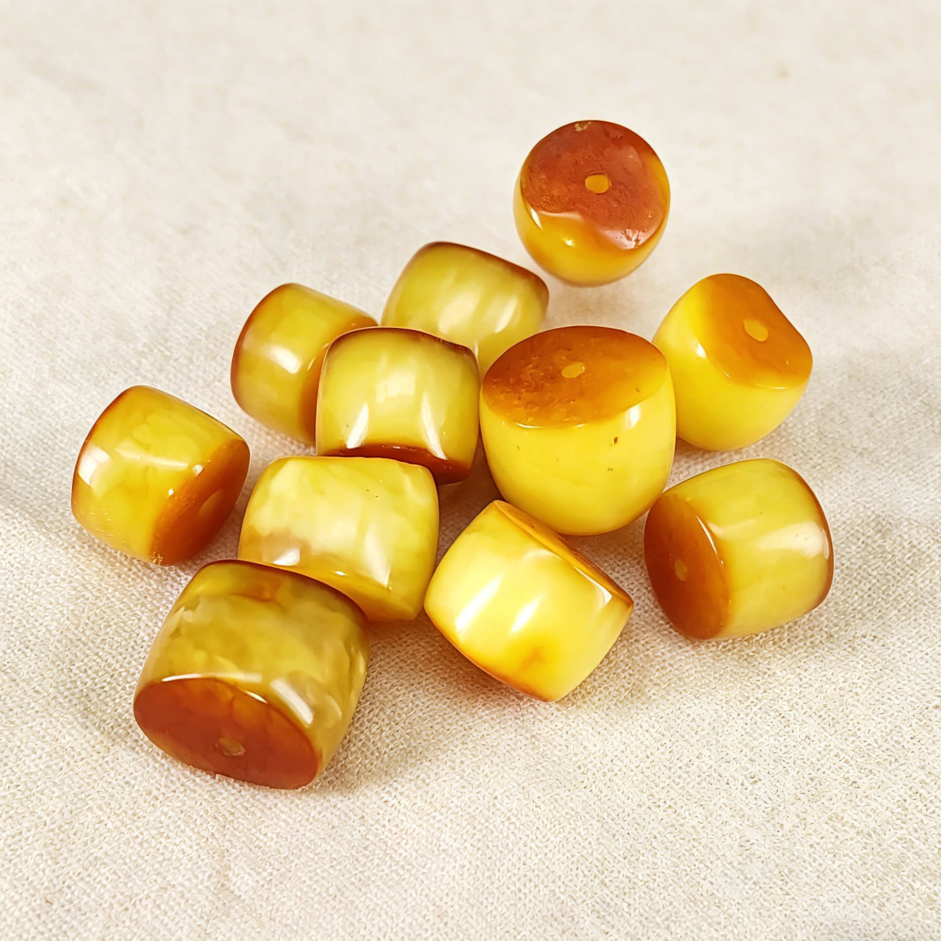 天然蜜蜡墩子带皮随型鸡油黄百花蜜原石单颗墩子时尚个性一物一图