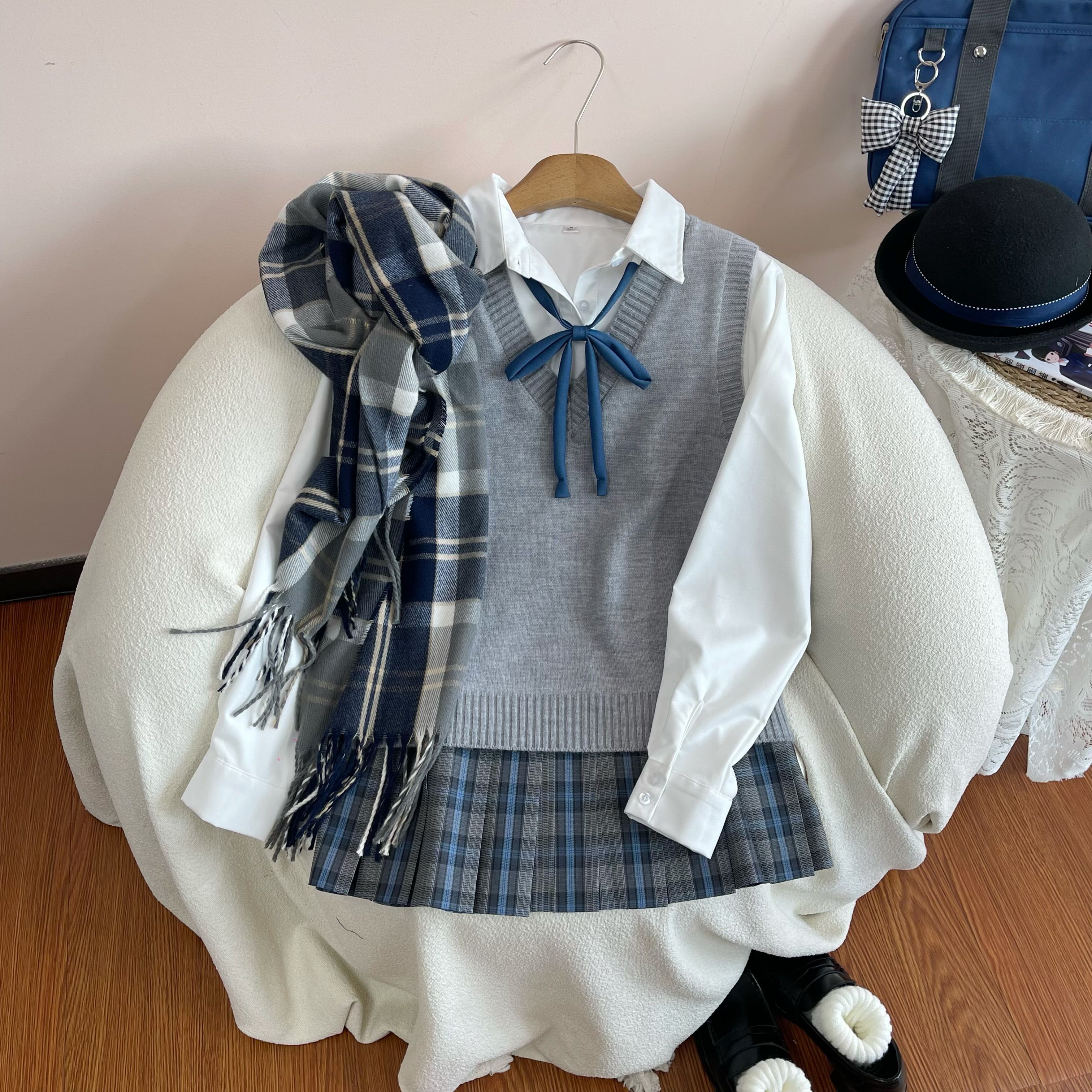 北岛鲸堂原创 JK制服马甲背心学院风纯色V领套头针织衫毛衣校供感