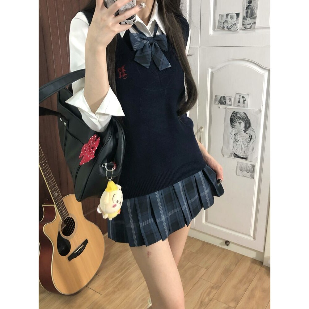 藤原中/原创jk背心马甲V领刺绣秋冬学院风校供jk制服格裙毛衣套装