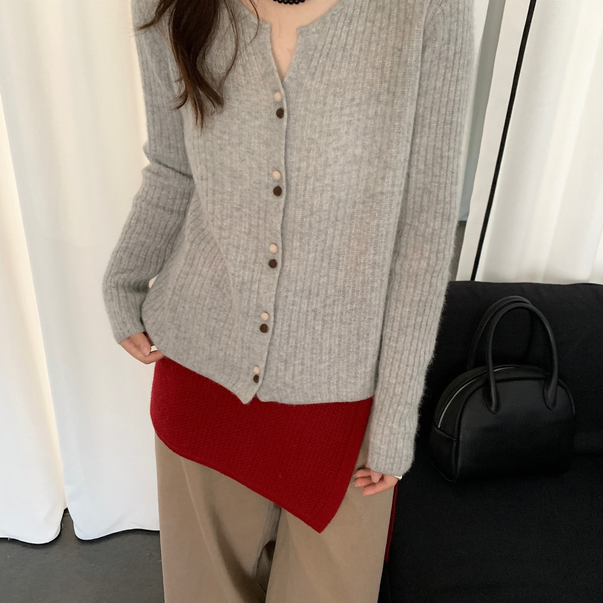 MUUTIS剪刀领贝熊绒针织开衫73.6绵羊毛9.7%特种动物毛衣85308-1