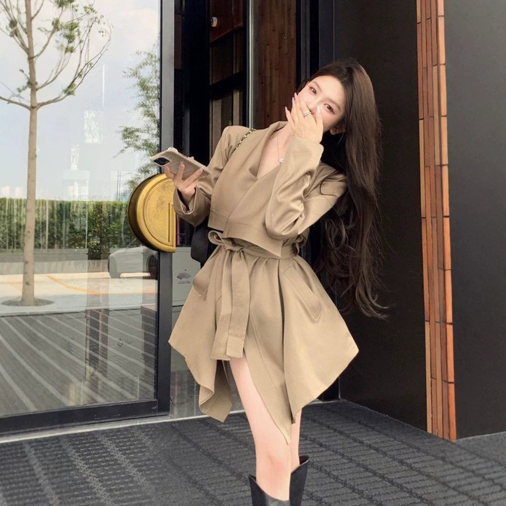 巨好看的风衣外套女2026秋季新款小个子收腰系带时尚翻领薄款大衣