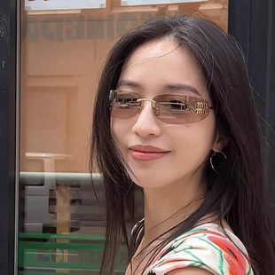 翁青雅同款墨镜女无框金属太阳镜女字母徽标2025新款时尚百搭