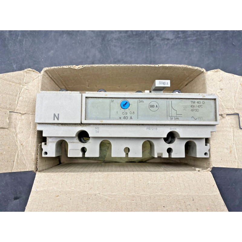 MERLIN GERIN SCHNEIDER ELECTRIC COMPACT NS TM40D 4P3D CIRCUI
