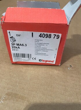 disjoncteur DX3 tripolaire MA6.3 - legrand 409879 4098 79