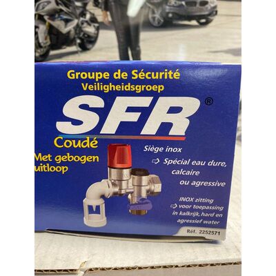 Groupe de sécurité chauffe-eau 20x27 inox coudé Réf 2252