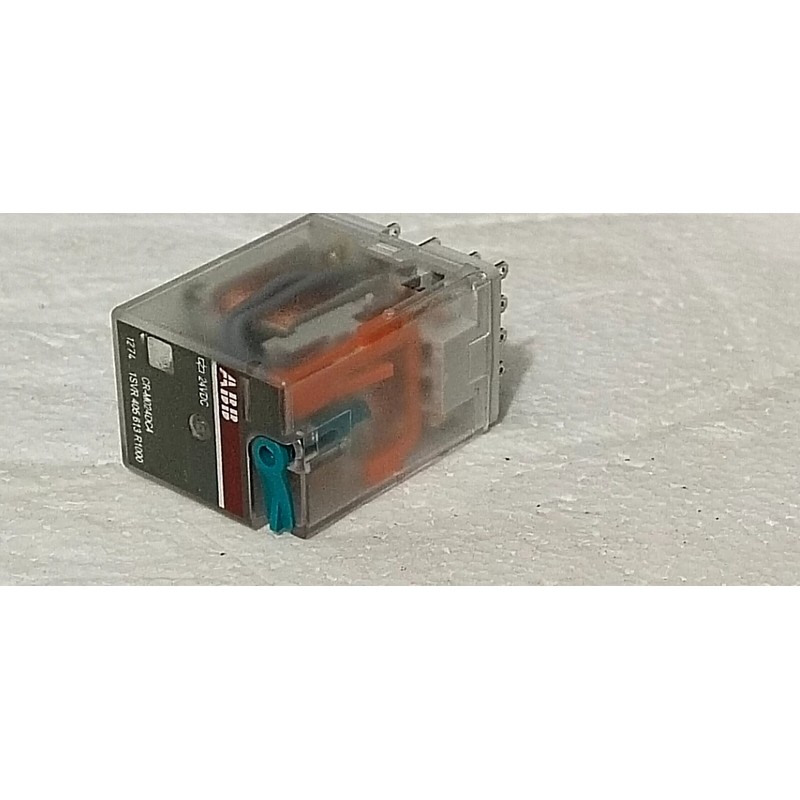 ABB CR-M024DC4 继电器 6A 24VDC 14 Flate 针插件控制器发射器