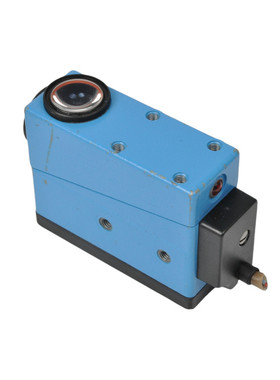 SICK Optic Electronic contrast sensor scanner NT6-33322, 1 0