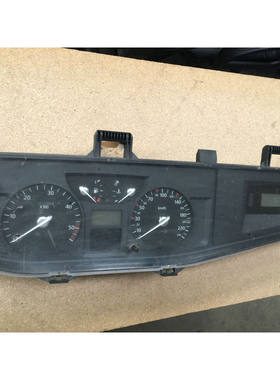 Compteur ref 8200166180 RENAULT VEL SATIS