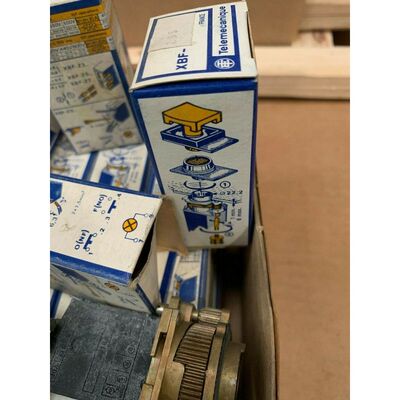 32 x Telemecanique XBF-Z95 Bouton Poussoir contacteur Old St