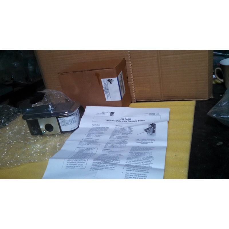 Johnson Controls P32AC-1C 差压开关传感器变送器
