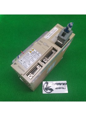YASKAWA SGD-04AN SERVOPACK 200V 1 相 6.0AMPS 二手