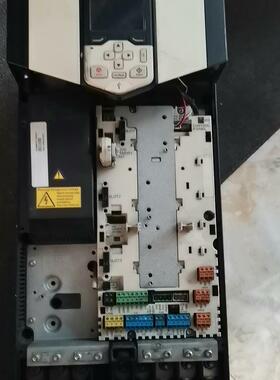 ACS880-01-155A-3 ABB变频器 75KW 工业工控自动化设备议价维修